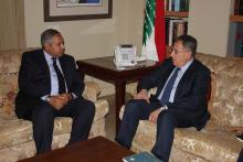 الرئيس السنيورة مستقبلا السفير المصري اشرف حمدي