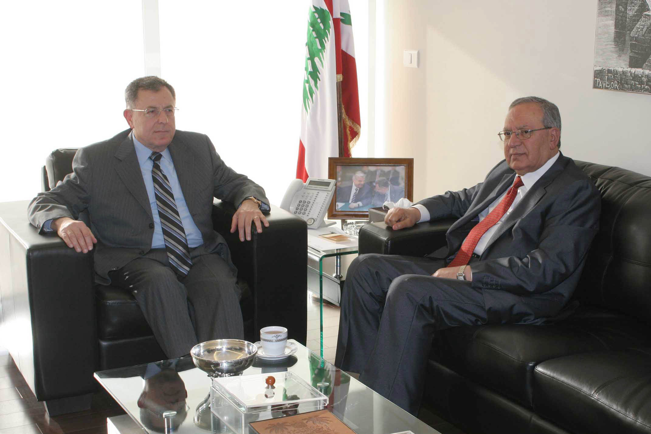 مع السفير الفلسطيني