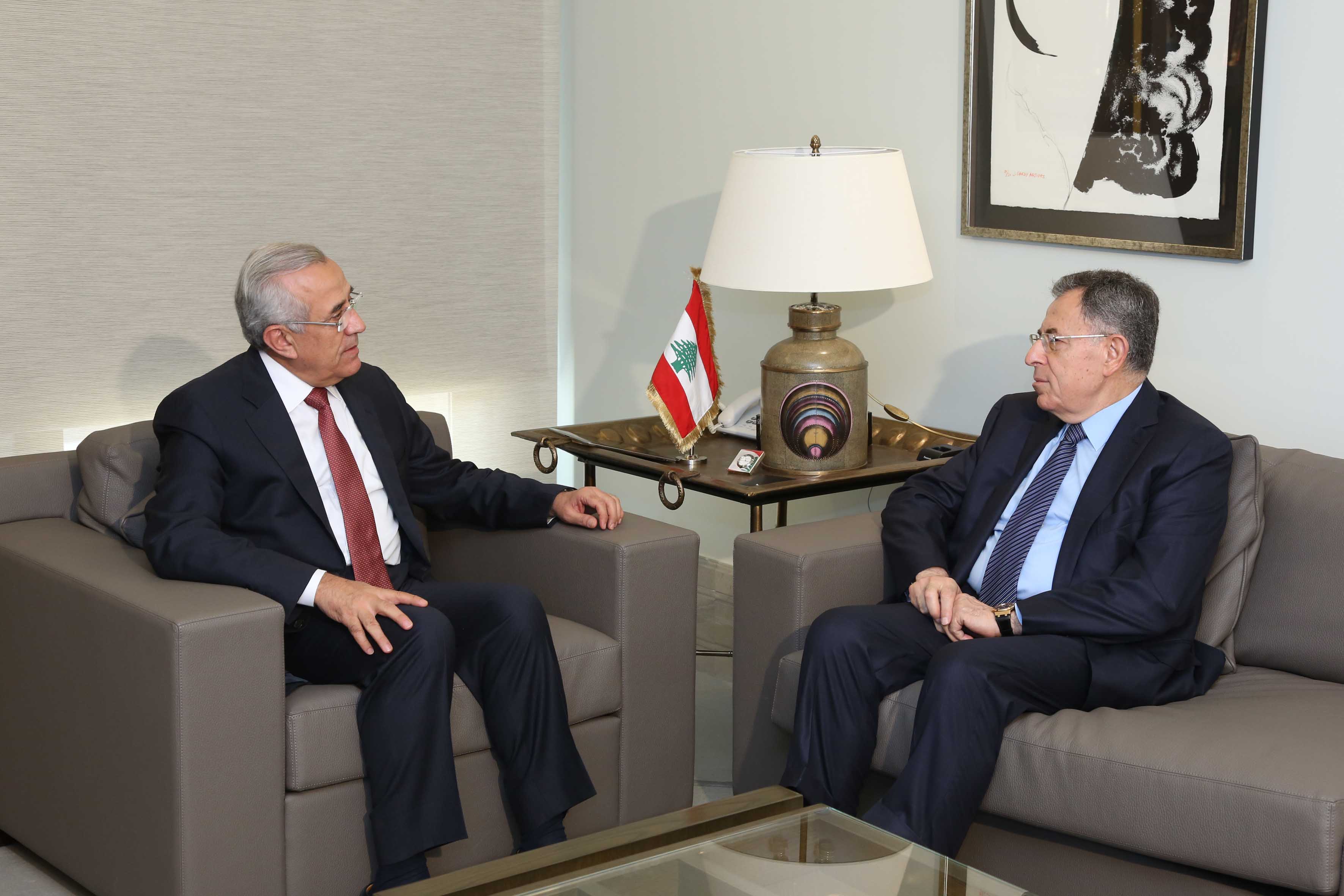 الرئيس السنيورة مجتمعا الى الرئيس سليمان 