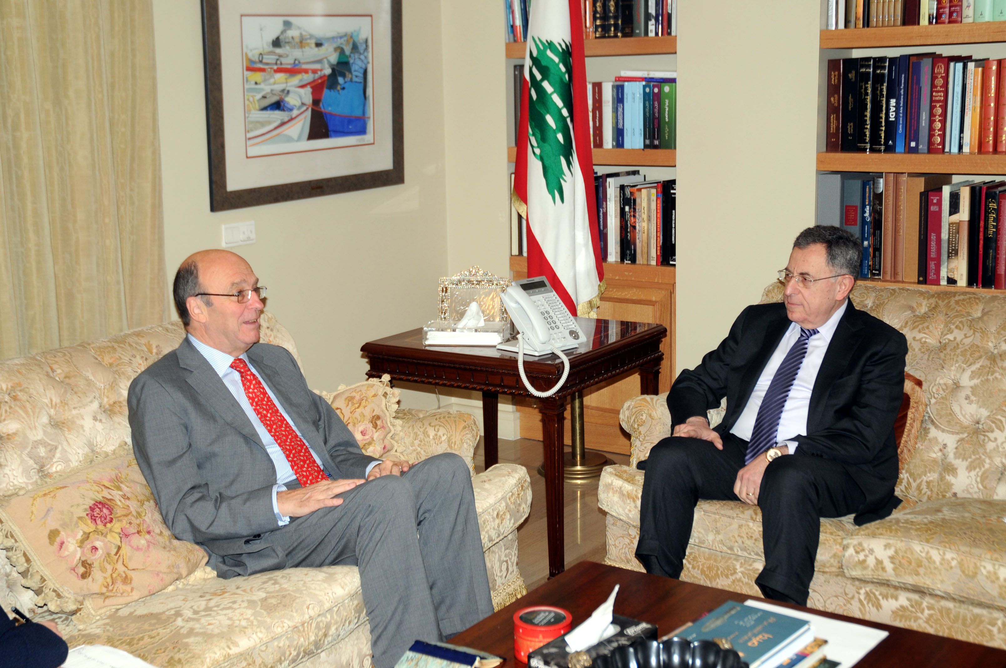 الرئيس السنيورة مستقبلا ديريك بلامبلي 