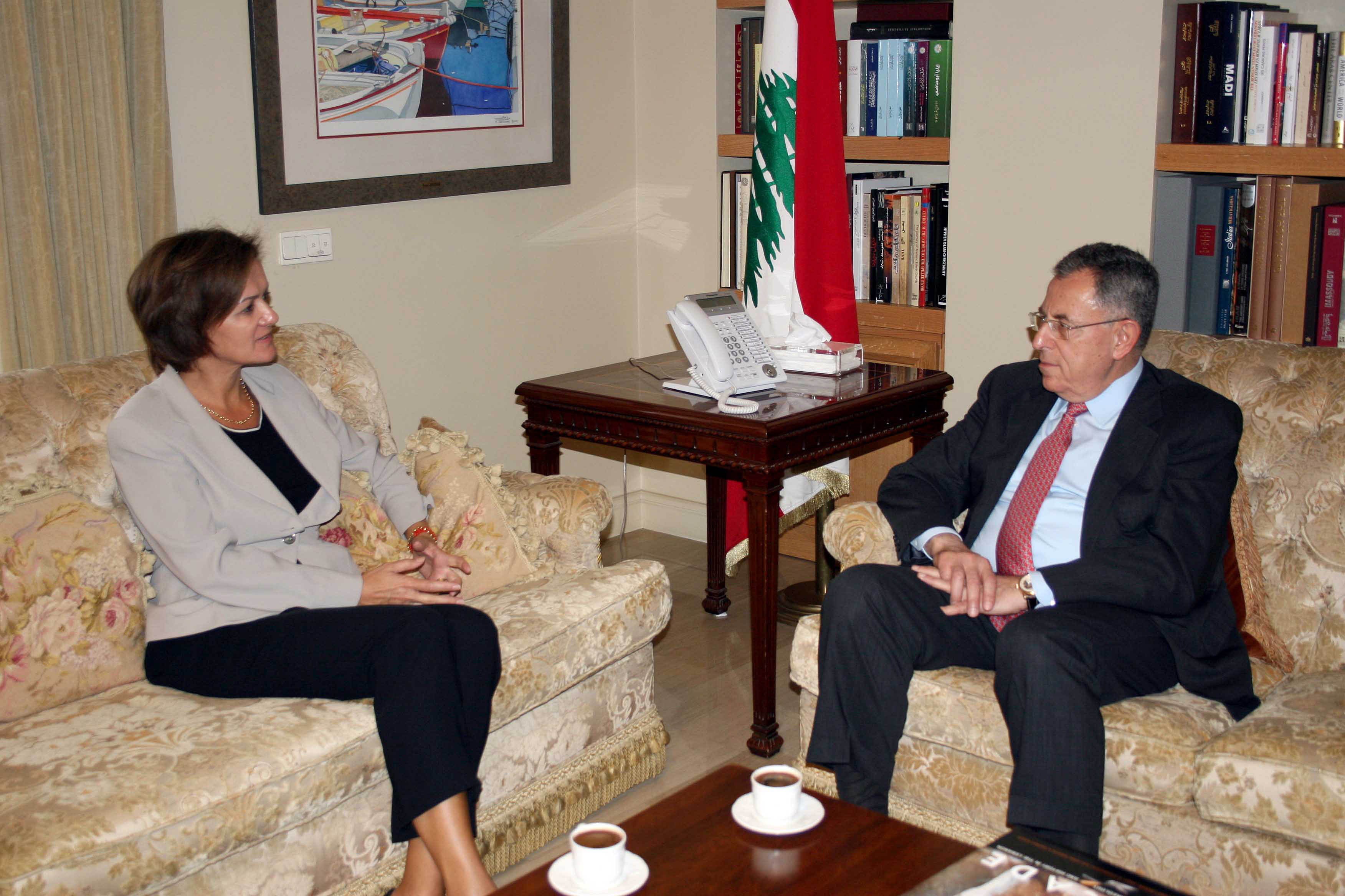 الرئيس السنيورة مستقبلا ممثلة الاتحاد الاوروبي انجيلينا ايخهورست 