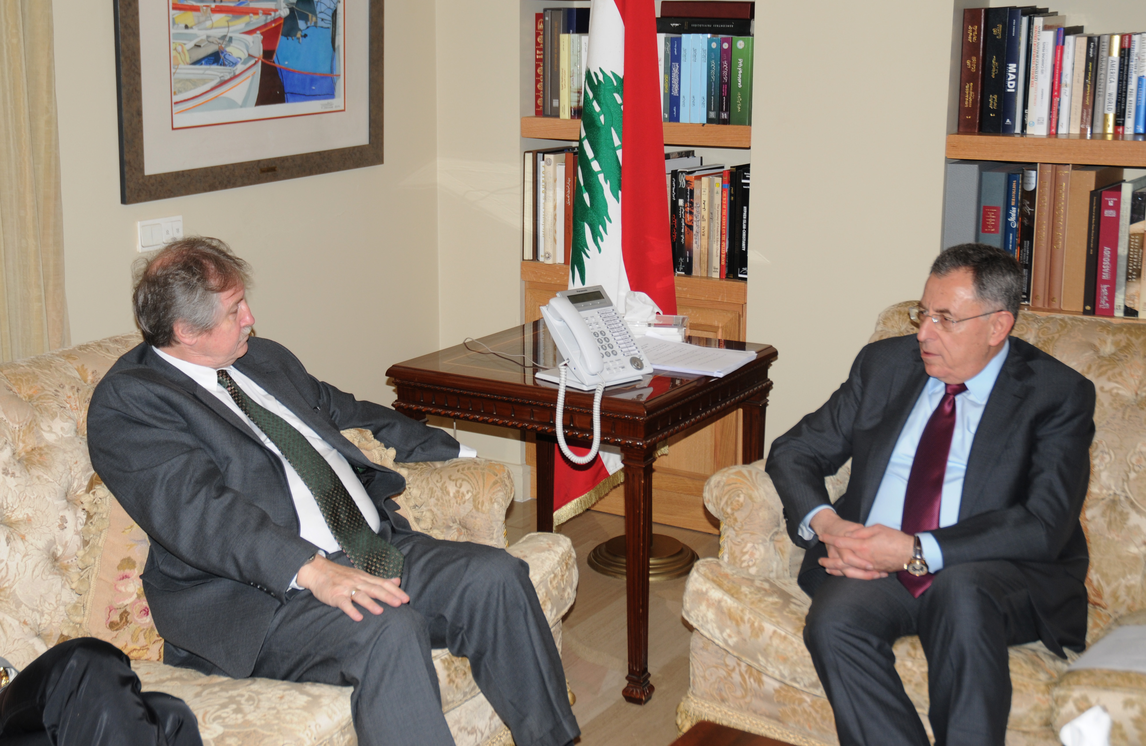 الرئيس السنيورة مستقبلا سفير النرويج سفين آس 