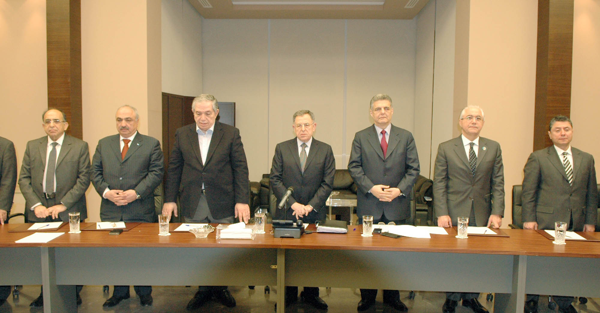 كتلة المستقبل تقف حدادا على  ارواح شهداء جريمة تفجير الهرمل 